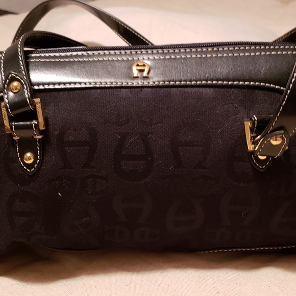 Purses - Picture 3 of 8